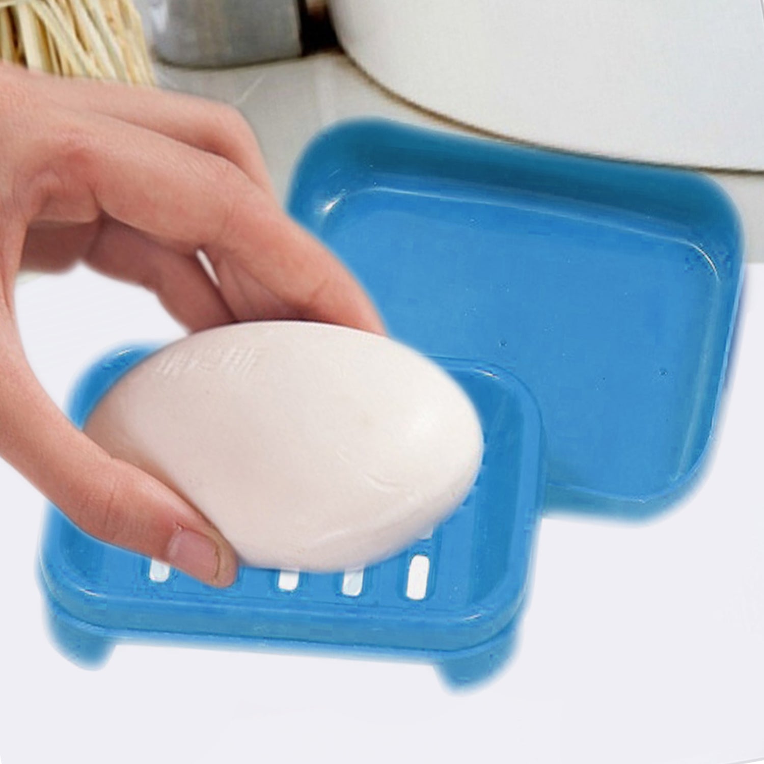 Plastic soap case with cover, prevents soap from becoming soggy. Plastic soap case with cover, prevents soap from becoming soggy.